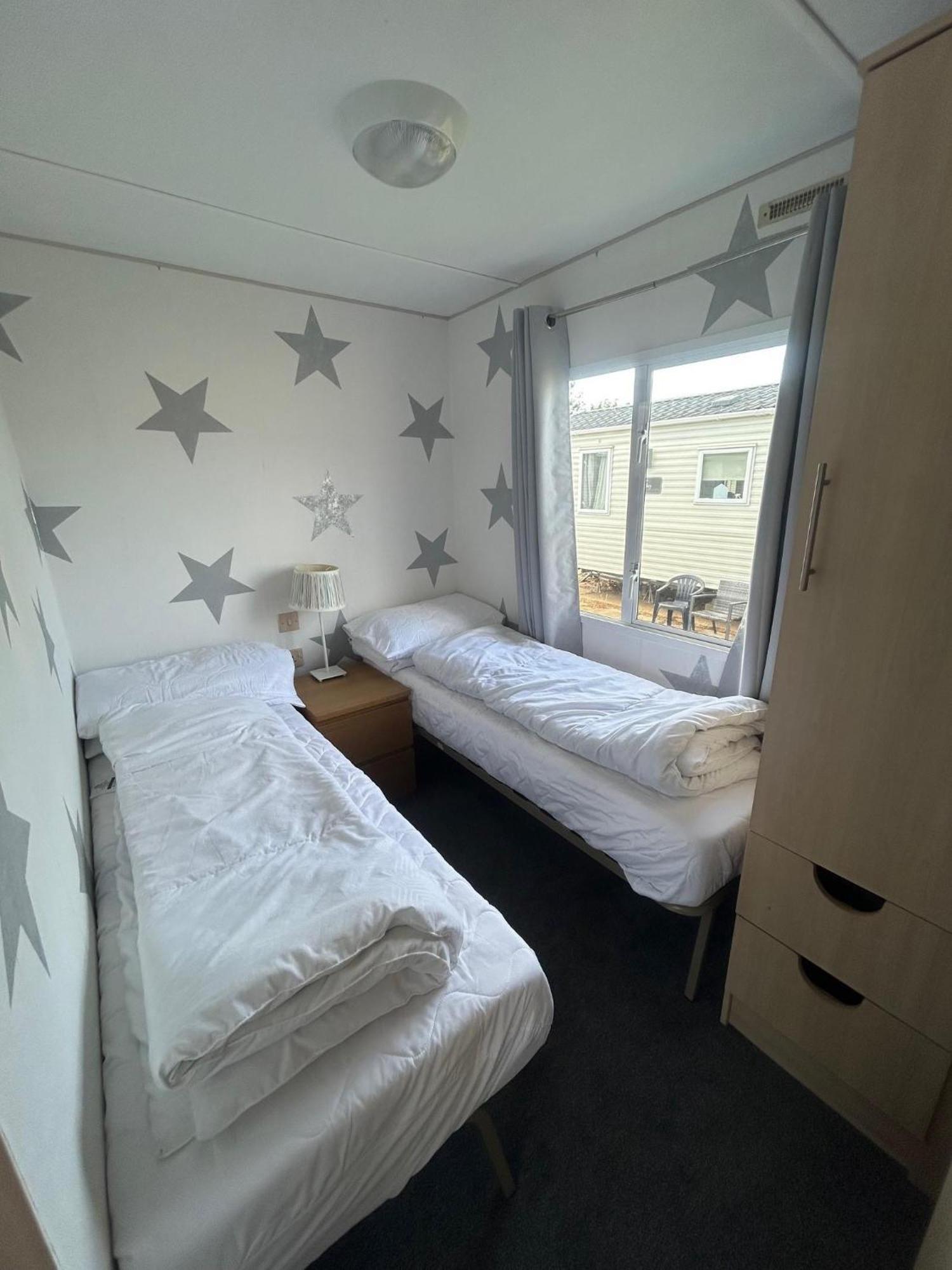 6 Berth Caravan For Hire By The Beach In Heacham, Norfolk Ref 21038C ภายนอก รูปภาพ