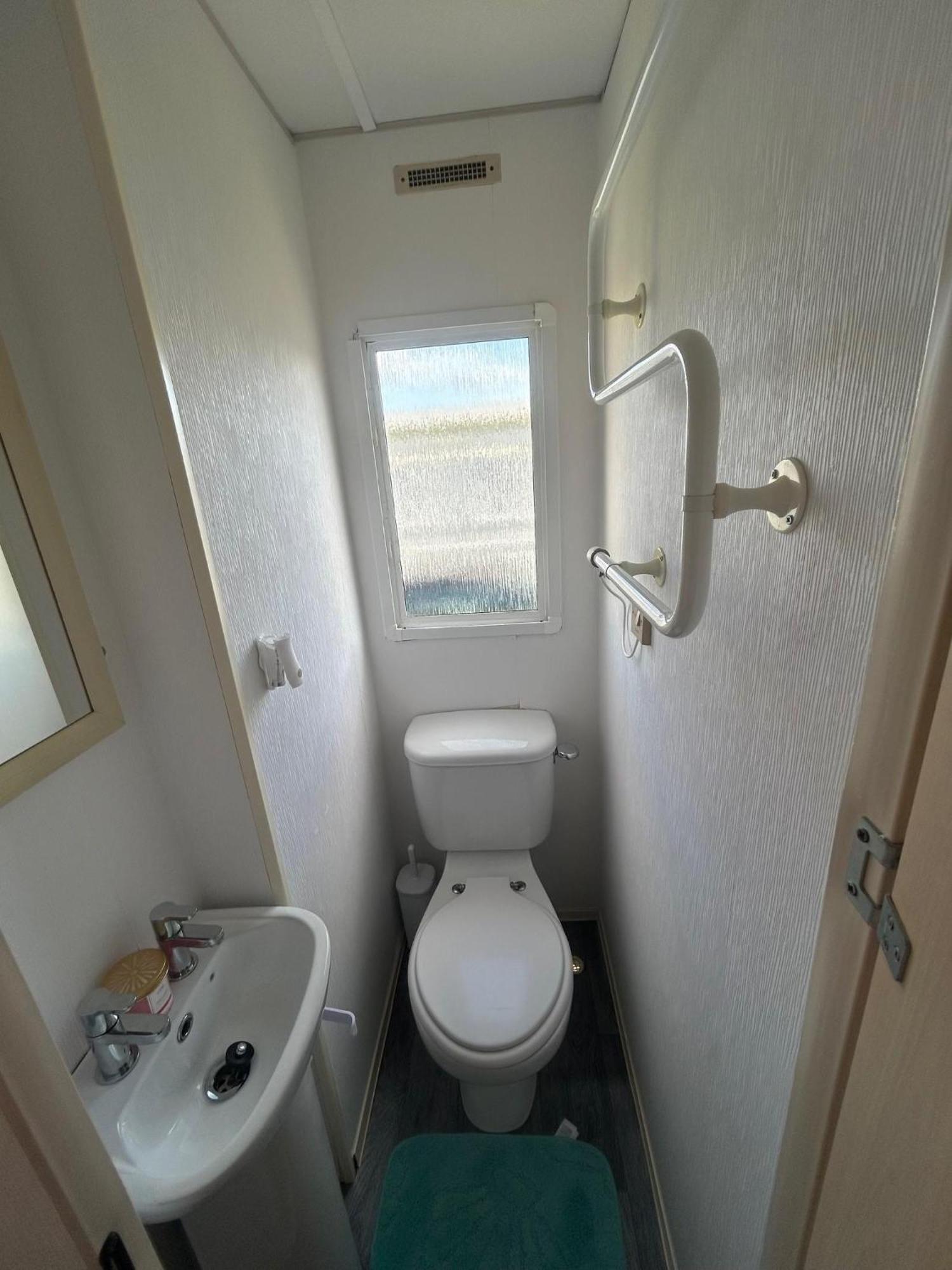 6 Berth Caravan For Hire By The Beach In Heacham, Norfolk Ref 21038C ภายนอก รูปภาพ