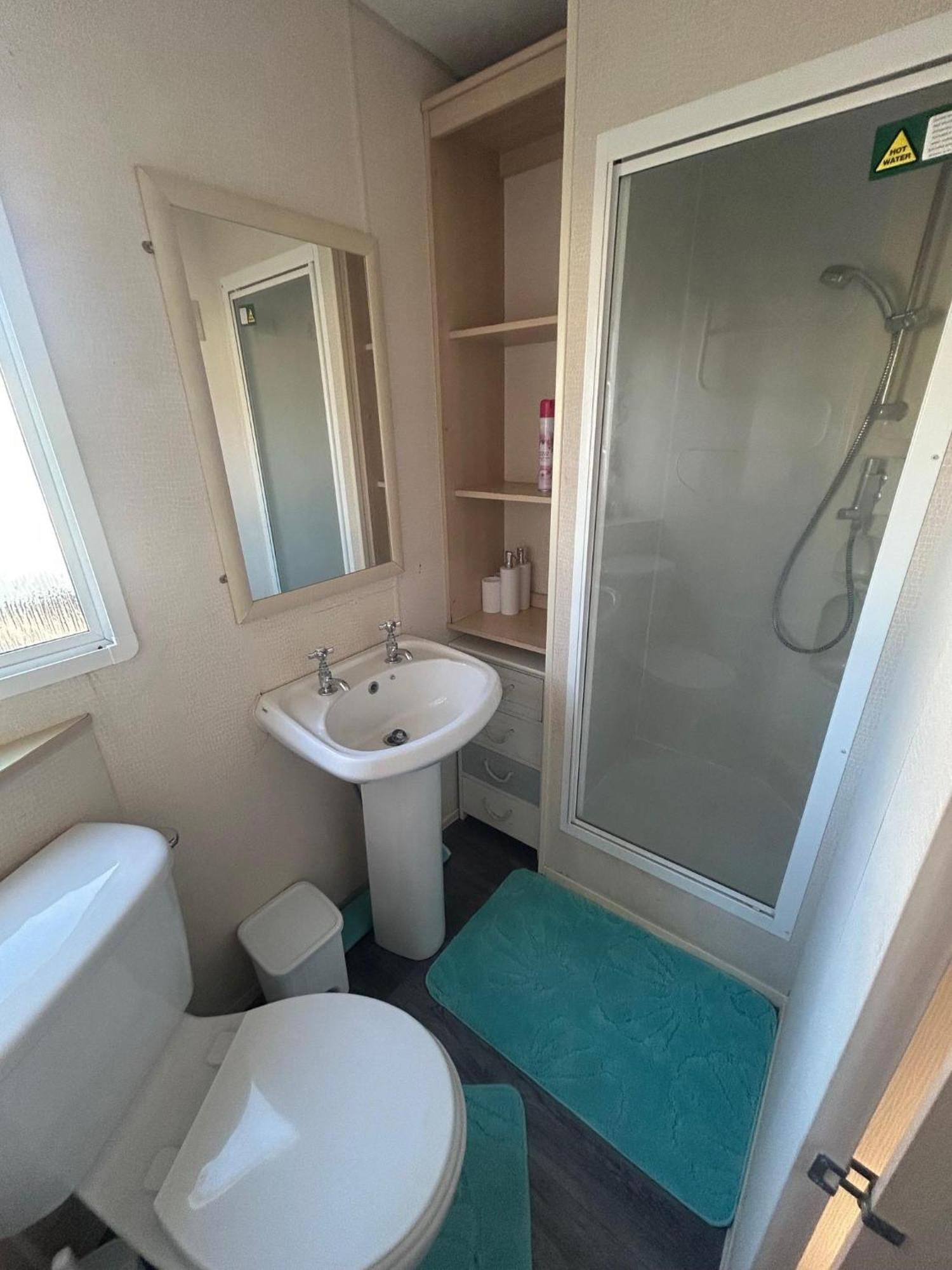 6 Berth Caravan For Hire By The Beach In Heacham, Norfolk Ref 21038C ภายนอก รูปภาพ