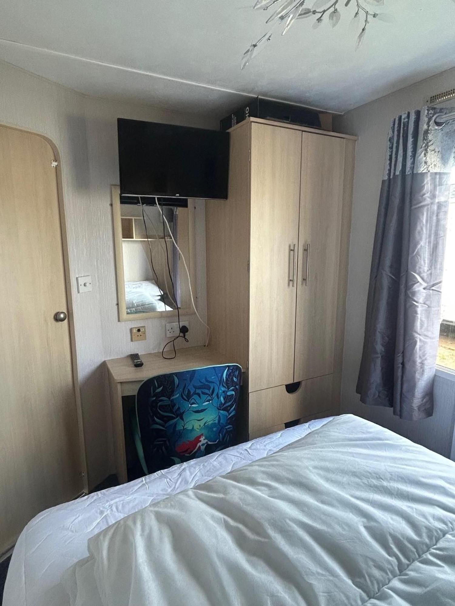 6 Berth Caravan For Hire By The Beach In Heacham, Norfolk Ref 21038C ภายนอก รูปภาพ
